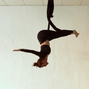 Clases de AeroYoga en El Ejido | Bienestar y Equilibrio en el Aire