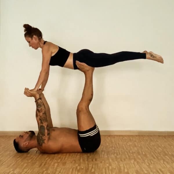 SANNIASI acro yoga el ejido